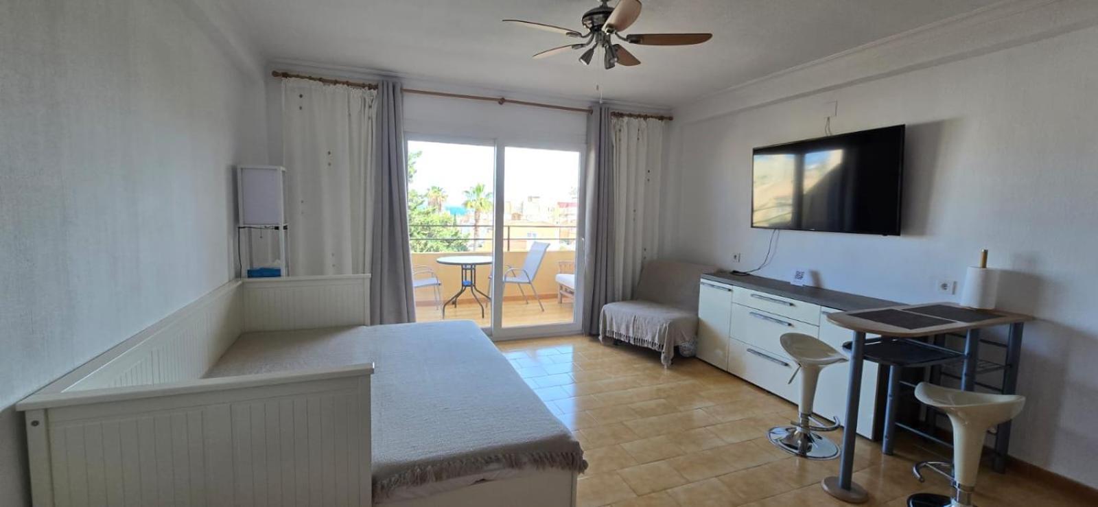 Estudio En Torrevieja A 700 M Del Mar Экстерьер фото