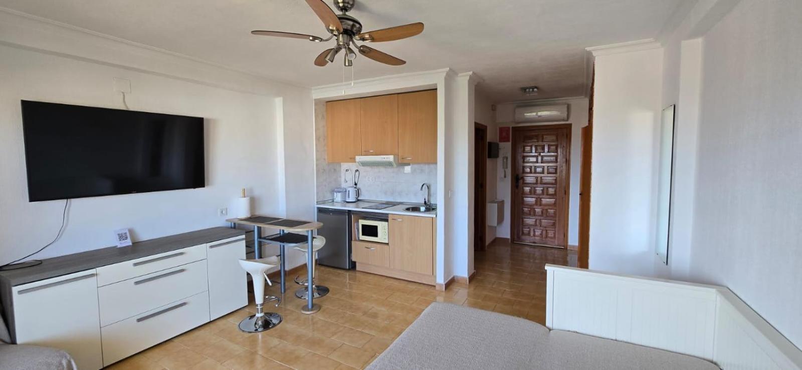 Estudio En Torrevieja A 700 M Del Mar Экстерьер фото